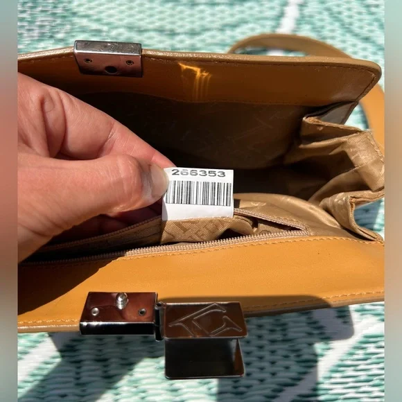 Vintage Furla Italian Leather Shoulder Bag - Picture 5 of 11